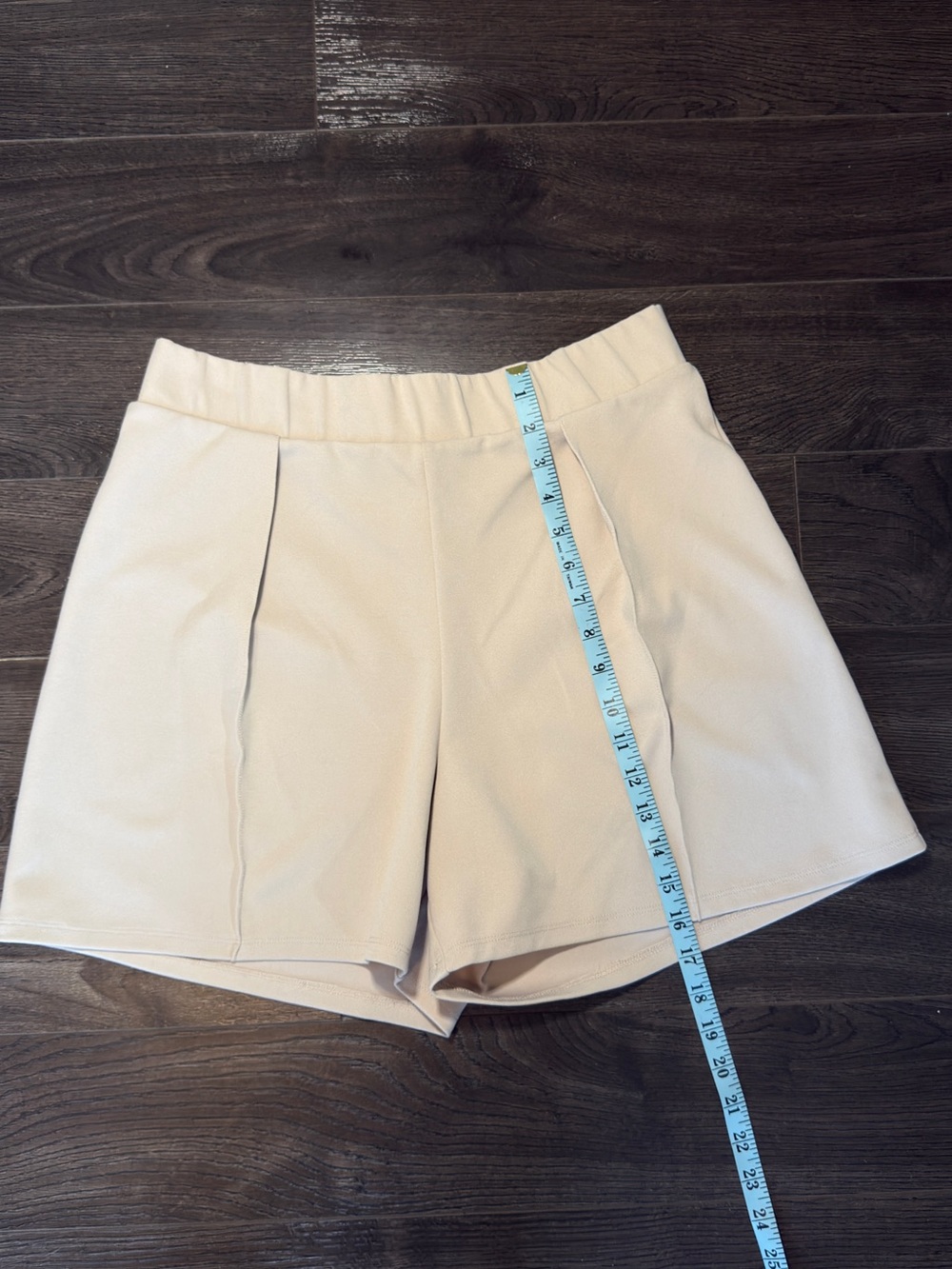 H&M High-Waist Pleated Tailored Shorts